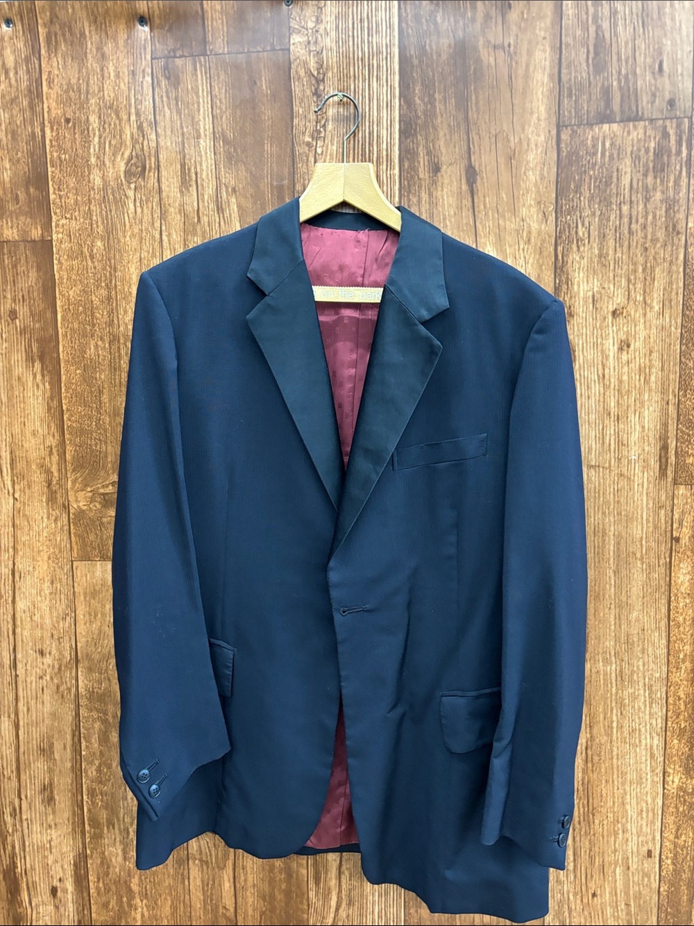 Men's Navy Single-Breasted Blazer with Burgundy Lining